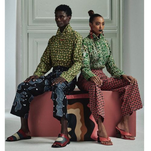 Love this mix of prints by @alexanderjulian . . #fashion #africanfashion #africanprint #prints #pri