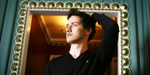johnboyoga:24-25/100 favorite pictures of james mcavoy