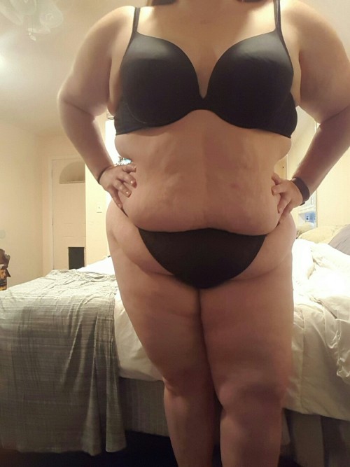 whitegurl4blks: It’s thong Thursday folks ❤ #me #bbw #builtforblack