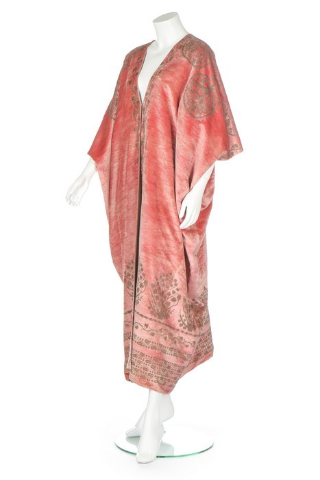 historicaldress:    A Mariano Fortuny stencilled pink velvet mantle, circa 1920Bearing