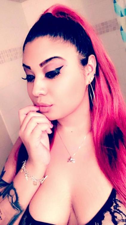 curvy-sexican:  Teasing my Daddy! Hurry home! 😍👑💖