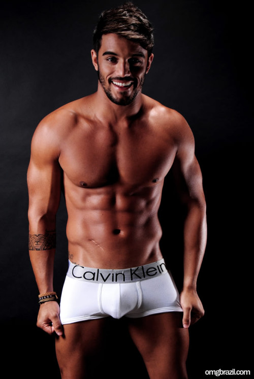 mondodimusica:  ANDRÉ COELHO | Big Brother Brazil 13’s hot and smart lawyer-model  