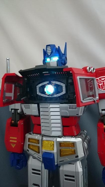 aeonmagnus:  Ultimetal Optimus Prime, in-hand. adult photos