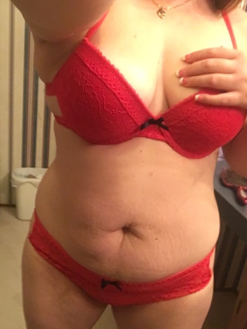 Follow here! This beautiful, awesome hot girl!! @smokenaces