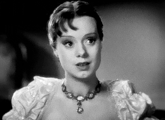 countess-zaleska:Elsa Lanchester as Mary Shelley in Bride of Frankenstein (1935) dir. Jame