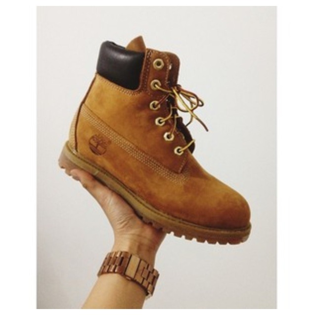 badgalzfashion:  http://badgalzfashion.tumblr.com/ 