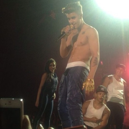 justin-biebs-news:  Shirtless Biebs in Arnhem. 