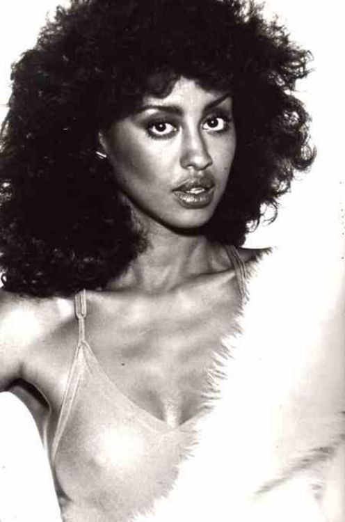 vintageeveryday:40 beautiful pics of Phyllis Hyman in the 1970s and ’80s.