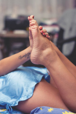 madgirlstan:  NEW BLOG!  Love Feet