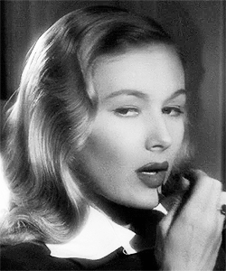 wehadfacesthen:  Veronica Lake in This Gun For Hire (Frank Tuttle, 1942)   https://painted-face.com/