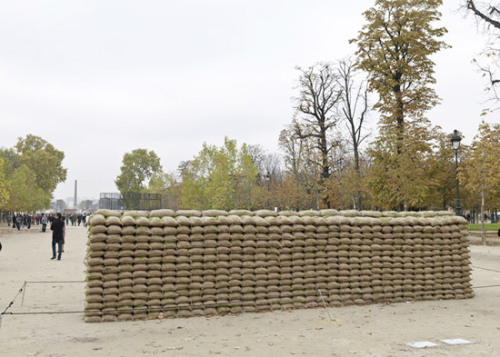 Mona Hatoum: Hanging Garden [This piece consists] of 770 jute sacks, stacked to head level. All toge