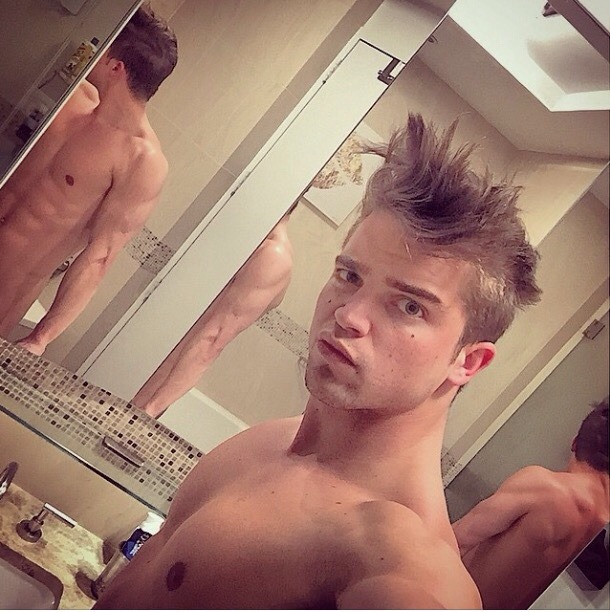 tabloidheat101:  River Viiperi Nude selfie