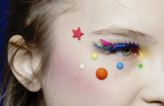 chandelyer:make-up at Manish Arora fall 2014 rtw