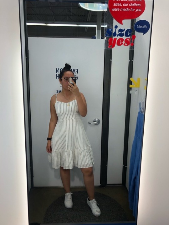 Porn Pics peachemojimami:     I tried on dresses today