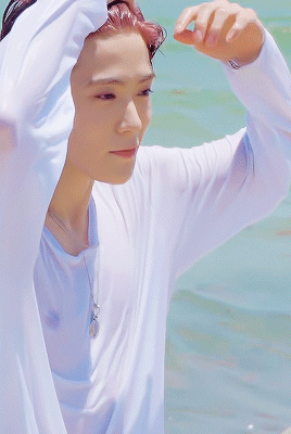 jeongjaehyuns:summer beach boy