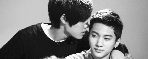tinyyjisung:  Siyhoung x Yijeong 