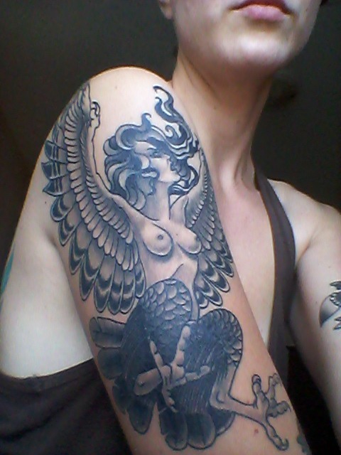 crispyravioli:
“Week and a half old and my harpy is healing nicely
”