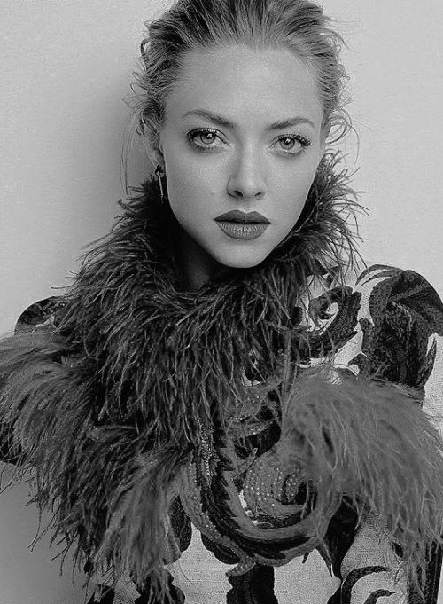 sleekbw:  Amanda Seyfried for Marie Claire, 2015. 