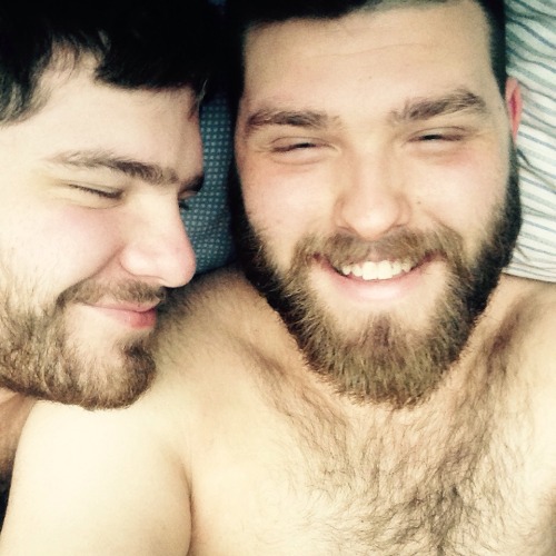 stylish-bitch:  Aaron and Nick have a day off? At the same time? Let’s do absolutely nothing.