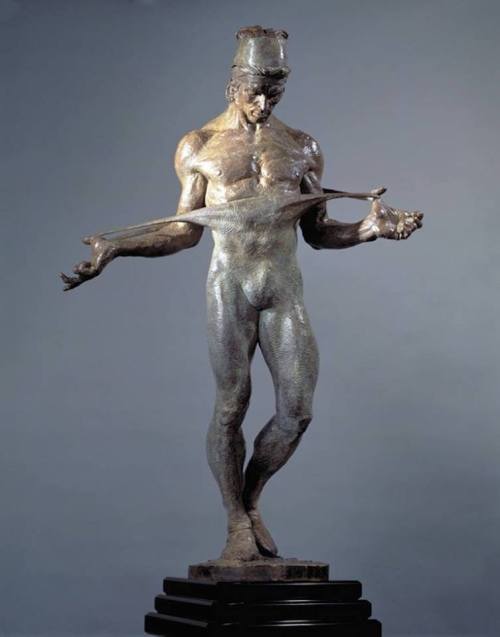 alanspazzaliartist:RICHARD MACDONALD - Californian born in 1946, he is famous for his “aerial” sculp