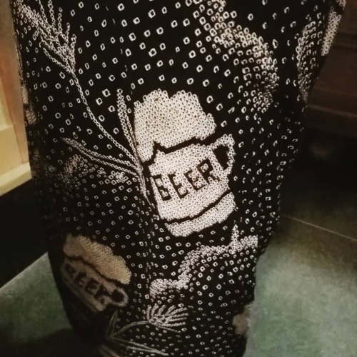 Geiko Umehina wearing a beer yukata(SOURCE)