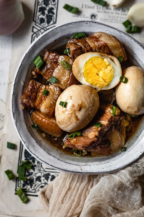 Thit Kho (Vietnamese Braised Pork Belly with Eggs)