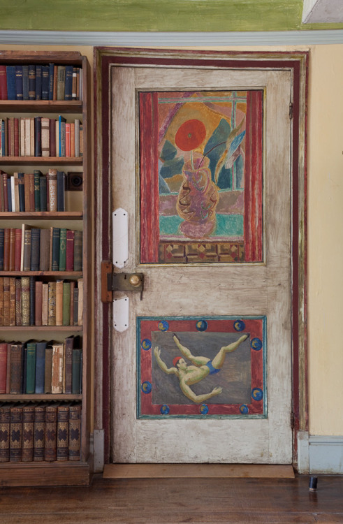 another2bohemians:Clive Bell’s study door (by CharlestonTrust)