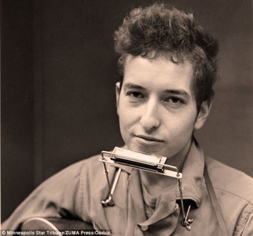 littlebunnysunshine:  Happy Birthday, Bob!!! Thank you for writing many of my most favorite songs!!!!!