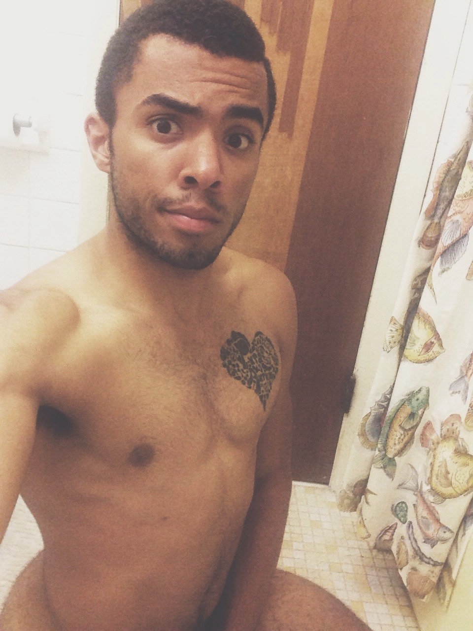quamraeros:  Pre-bath nakedness 