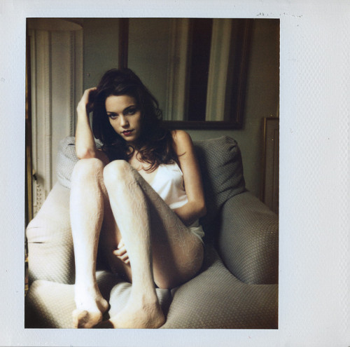 poseplease:pola3 copy by Caroline Bonarde Ucci on Flickr.