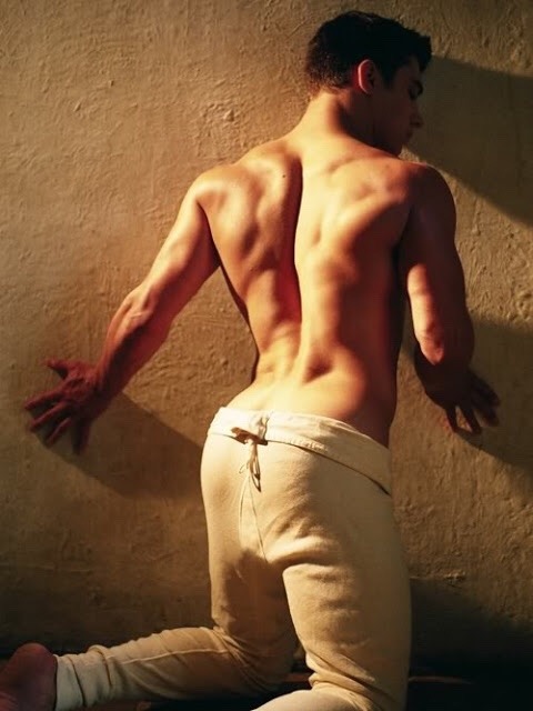 yesmiddleman:  Matthew Evangelisti