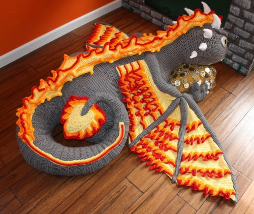 madqueencrafter:  copperbadge:  sofdshrine:  sosuperawesome:  Life-Size Baby Dragon Patterns Overton