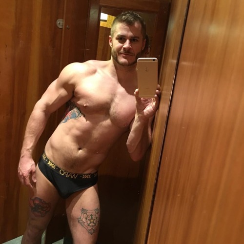 celebritybodybuge:  Austin Armacost