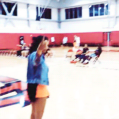 curls-bythapound:  thecurryfamily:Ayesha Curry with the shot!  She’s so cute omg 😩😩