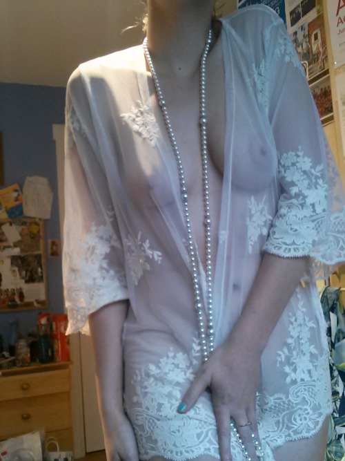 prissydicks:  I got this amazing new kimono thingy and everyone at worked loved it and man it looks just as cute with no clothes 