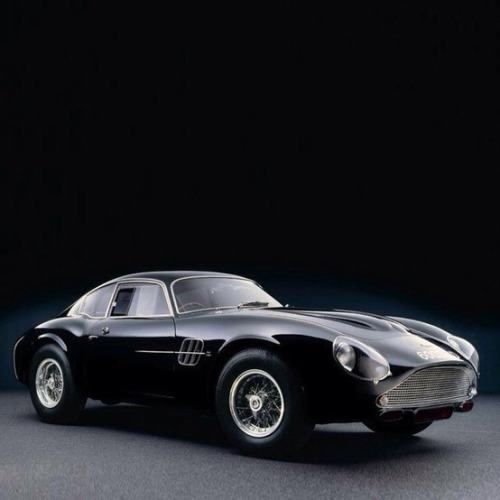 lovebon-homme: The dream: Aston Martin DB4 GT Zagato DB4 GT Zagato = Perfection?