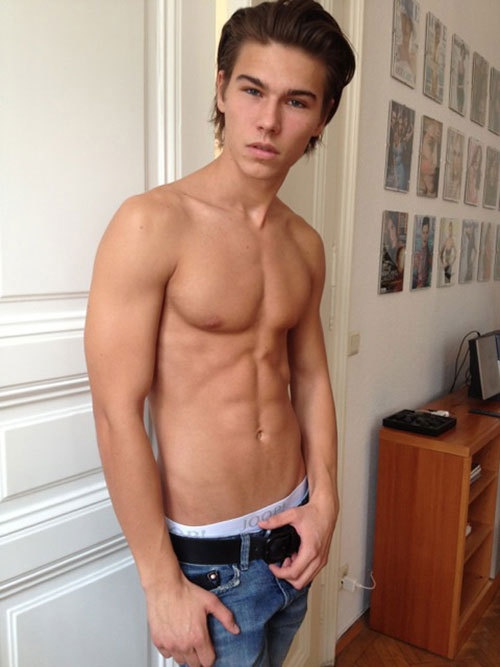 yummyboysuniverse:  Max Henhappel Follow us at Yummy Boys Facebook 