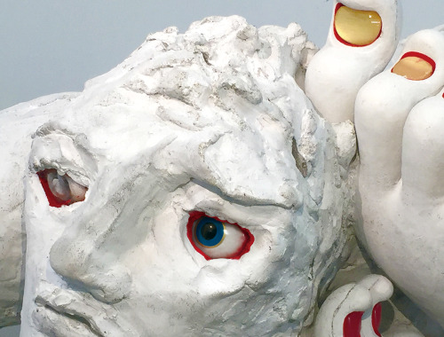 SCULPTURE - 「眼差し」 2016｜25×32×28cm｜ セメント、顔料