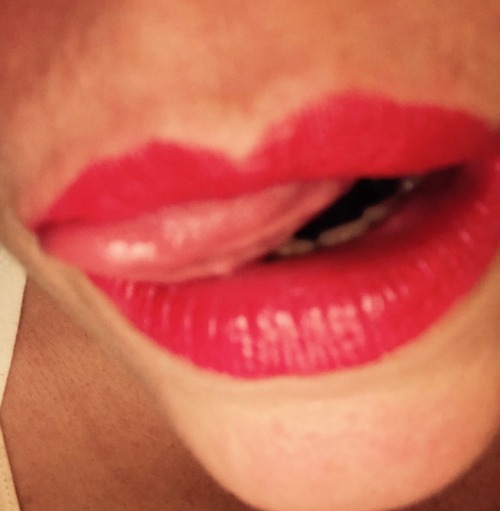 trafficlightsatnight: For anon 1) Insanely sexy!