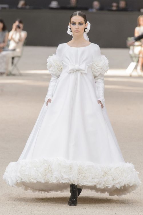 Chanel’s Fall 2017 Haute Couture show was full of inspiration for brides-to-be