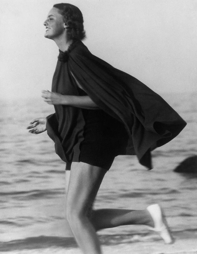 vintageeveryday:  Amazing fashion photography by Martin Munkacsi from between 1930s