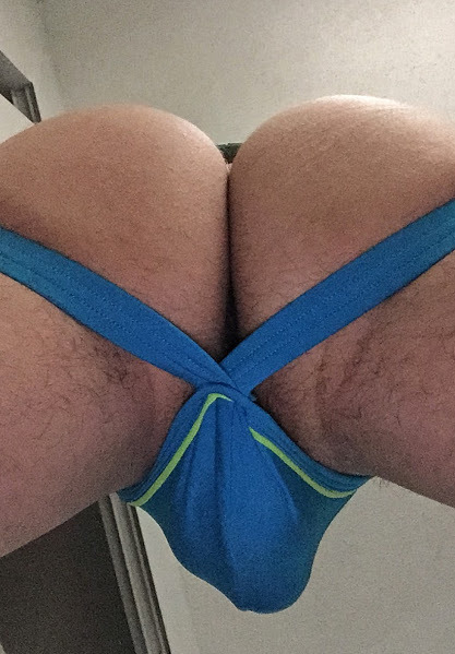 gratuitous-ass:  Two for the price of one 👌🏼👌🏼