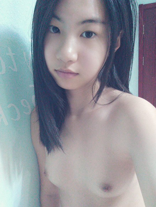 Porn Pics lethien-blog:  beiyonghao11:  我本初中！萝莉！呦呦！艺校！白胖子！西边的风T先生！指挥小学生《1500套》极品套图出售夫妻