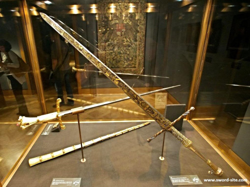 museum-of-artifacts:The Longsword of Emperor Maximilan I. Gold, Steel, Silver & Mother of Pearl.