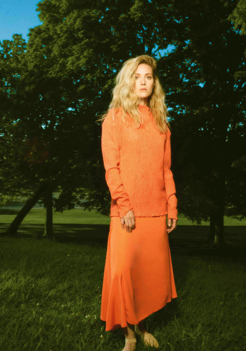 “MY SHOW WILL BE MAGICAL AND ENCHANTING” - Evelyne Brochu Échos Vedettes  Se