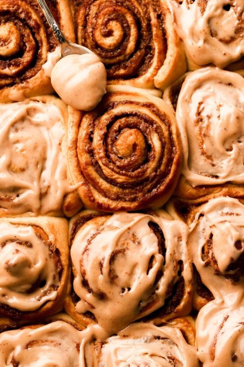 sweetoothgirl:    Caramelized White Chocolate Cinnamon Rolls