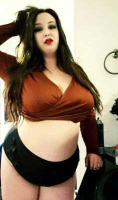 kurvykittenxo:  Whoever told you fat girls arent sexy fucking lied