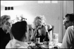 awesomepeoplehangingouttogether:  Yves Montand watching Marilyn Monroe who’s watching Arthur Miller who’s watching Simone Signoret who’s watching Yves Montand