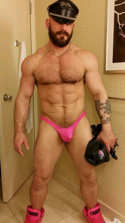 manthongsnstrings:  Pink daddy