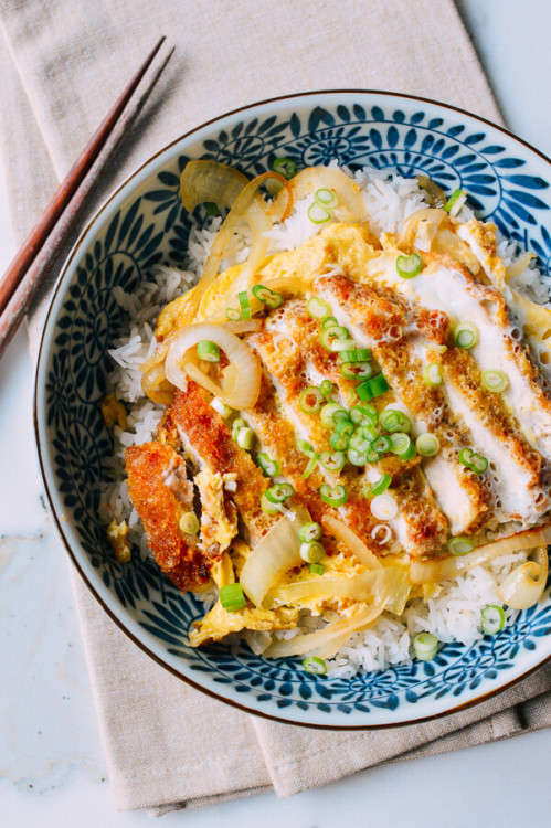 foodffs:Katsudon Japanese Pork Cutlet and Egg Rice BowlFollow for recipesGet your FoodFfs stuff here